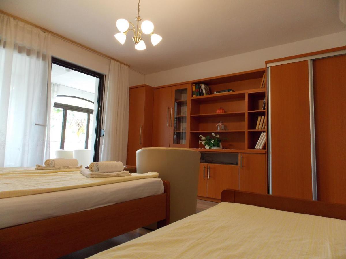 Apartments Cutic Malinska Exterior photo